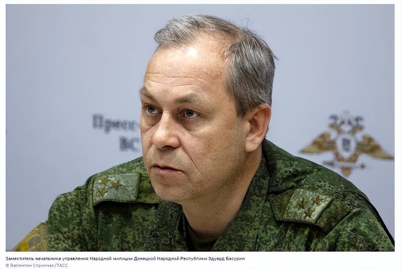 ����ս������β���׶Σ�����������еУ�����Ӫ���һ�ž���Ͷ��