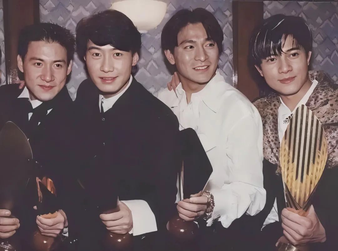 黎明儒雅,张学友深情,郭富城奶帅,刘德华绅士,彼时四大天王名声正盛.