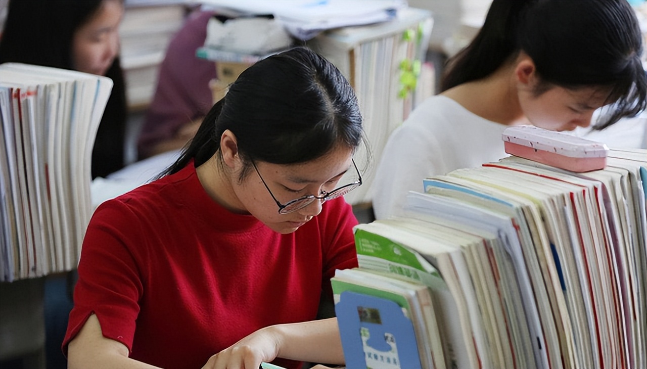 高三模拟成绩就是高考成绩吗？两者的差距有多大，听听学霸怎么说