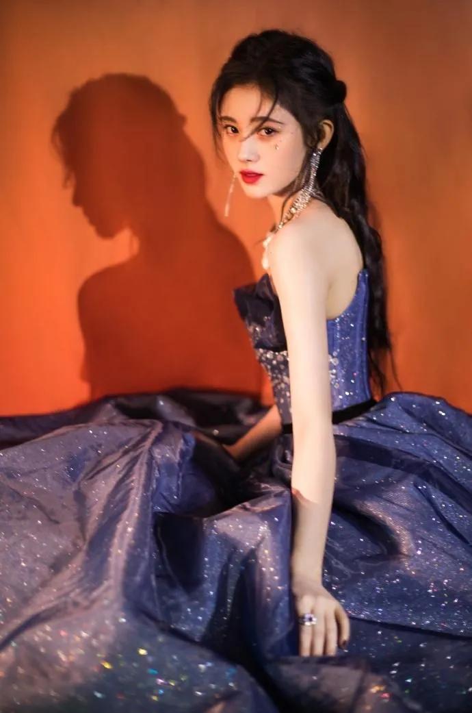 鞠婧祎还是古装妆扮最好看，这次选对了