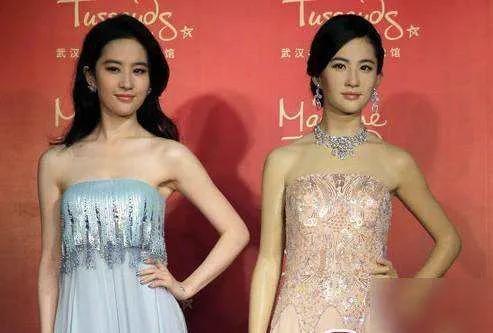 刘亦菲蜡像美到极致，一袭粉红抹胸长裙，甜美优雅，仙气十足
