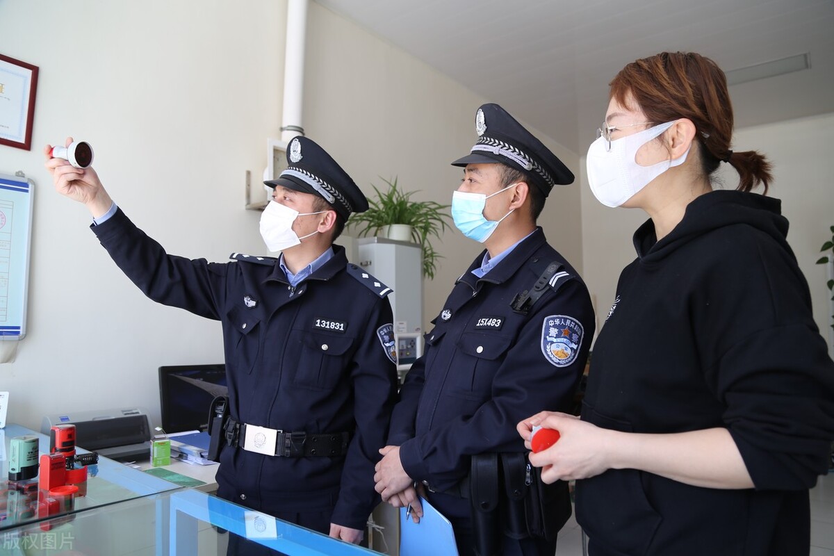 以下“4警1勤”人员，哪个不属于合同制？辅警和协警怎样才能进编