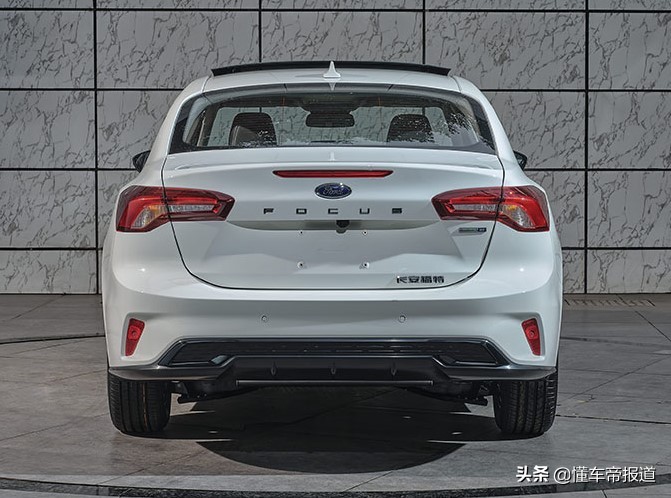 新车 | 换装1.5T四缸发动机，长安福特新款福克斯实车曝光