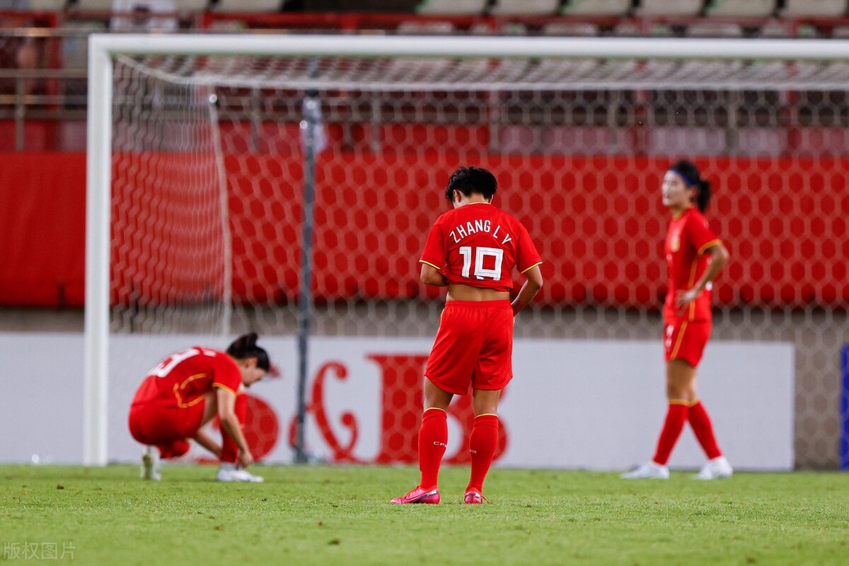 中韩足球女足(东亚杯-中国女足1-1韩国 汪琳琳乱战推射扳平 王霜替补出场屡造威胁)