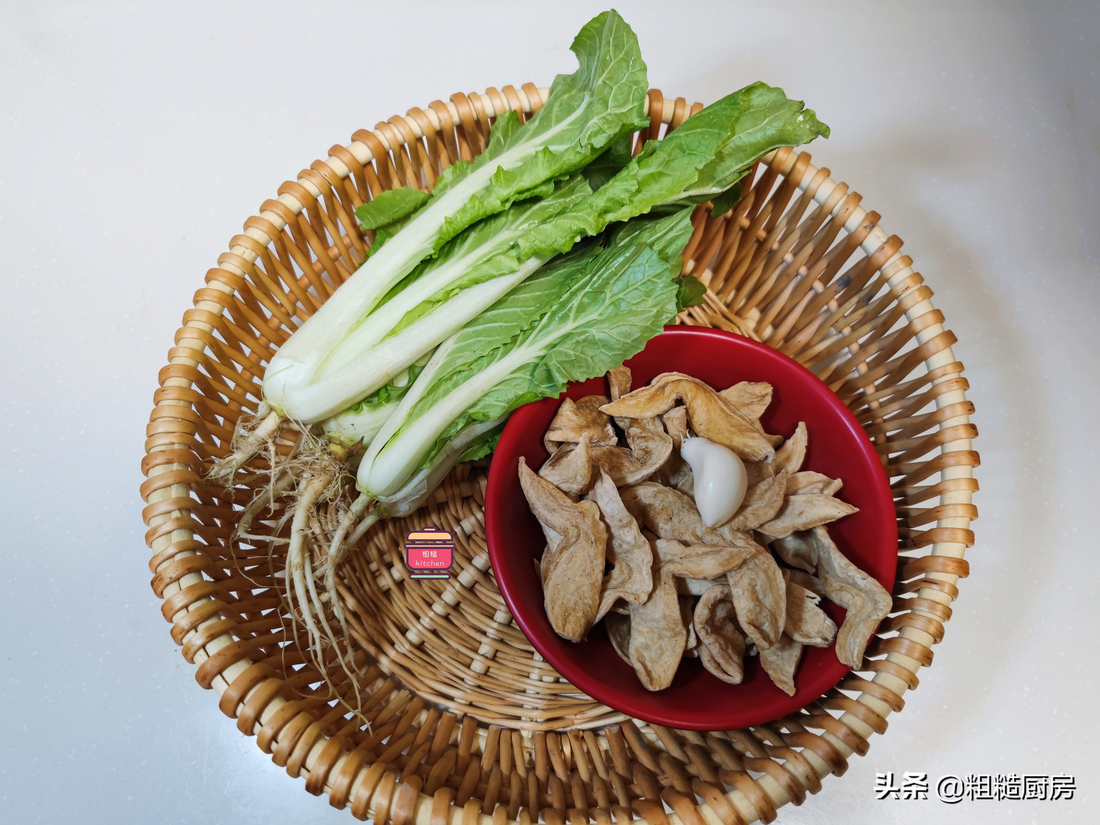 小白菜这样做给肉都不换，2种食材简单一炒，鲜香爽脆，筋道耐嚼