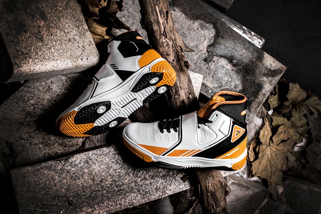 维金斯篮球鞋测评(维金斯1代亮相!