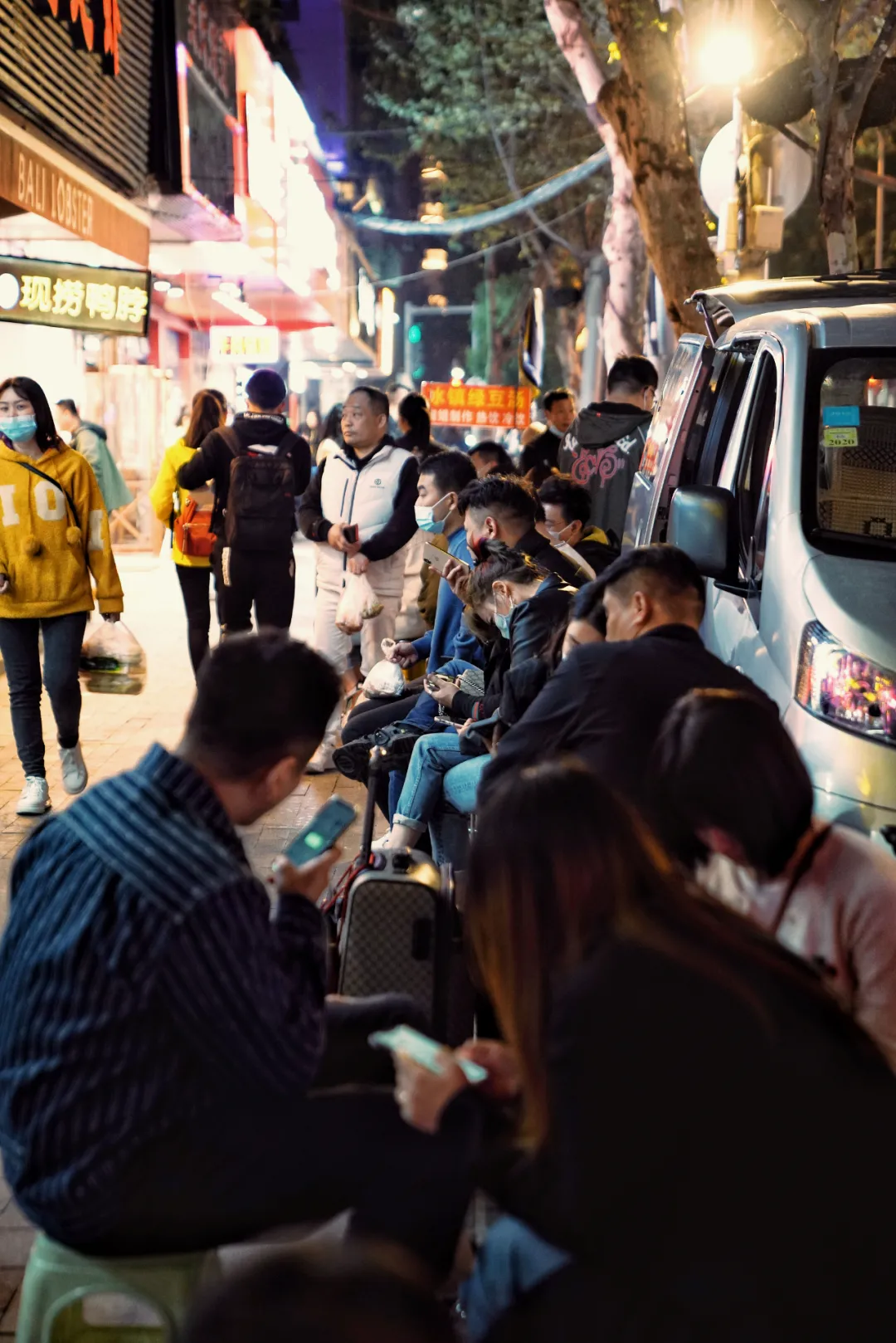 论排队，我只服武汉这几家藏在路边的美食店