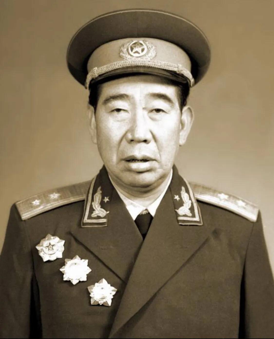 杨国夫(1905年—1982年),安徽霍邱人,授衔时正在中国人民解放军军事