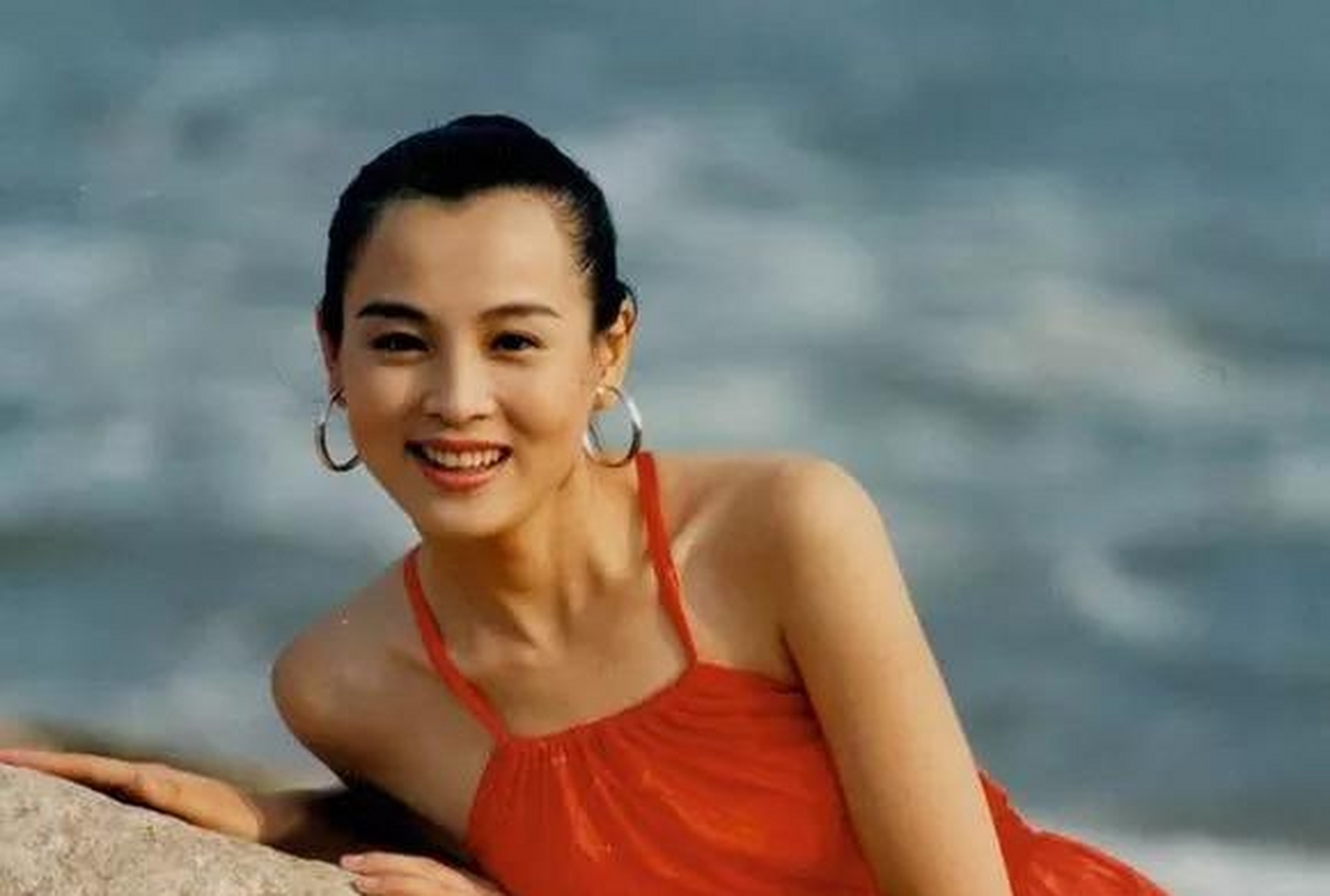 赵明明:与嫂子宋丹丹同样被英家人所伤,为子退圈的她过得还好吗