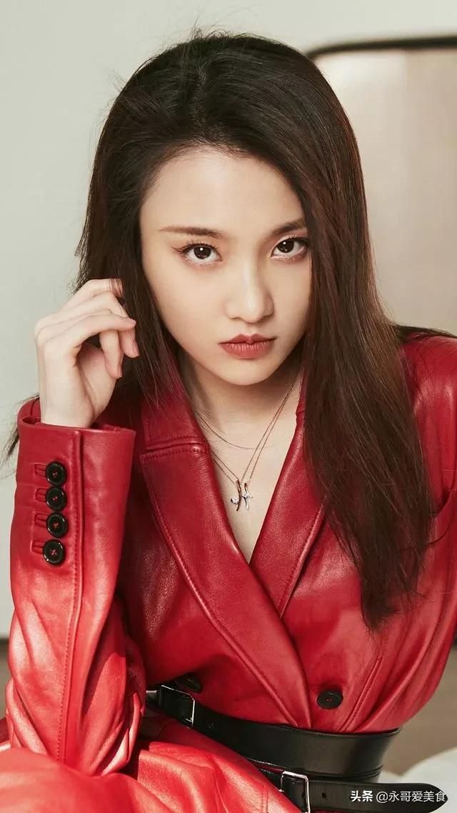 张慧雯，北舞美女演员，清新脱俗，靓丽迷人