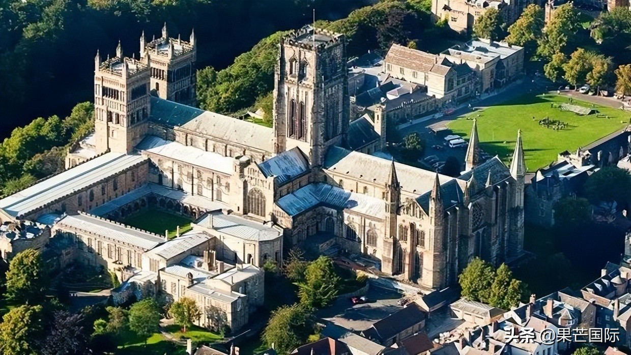 最新！英国院校多个热门专业即将截止申请