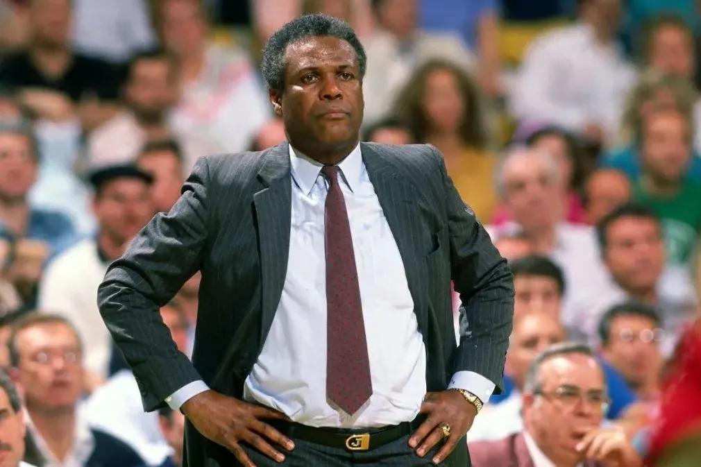 nba主教练有哪些（美媒列出了NBA篮球史最伟大的25名教练，泰伦卢第25名，科尔第5名）