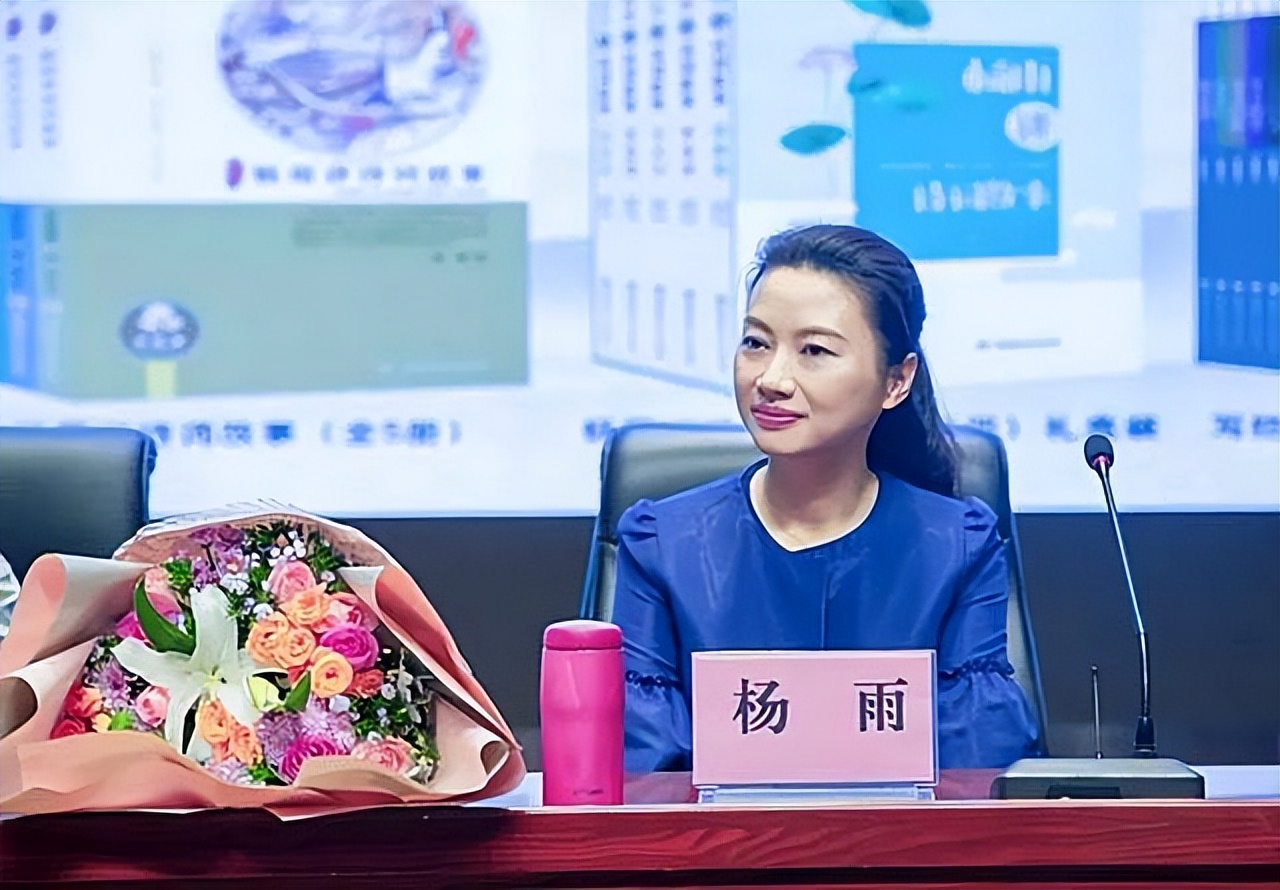 2007年,才女杨雨披露李清照的真面目:愿意追随李清照