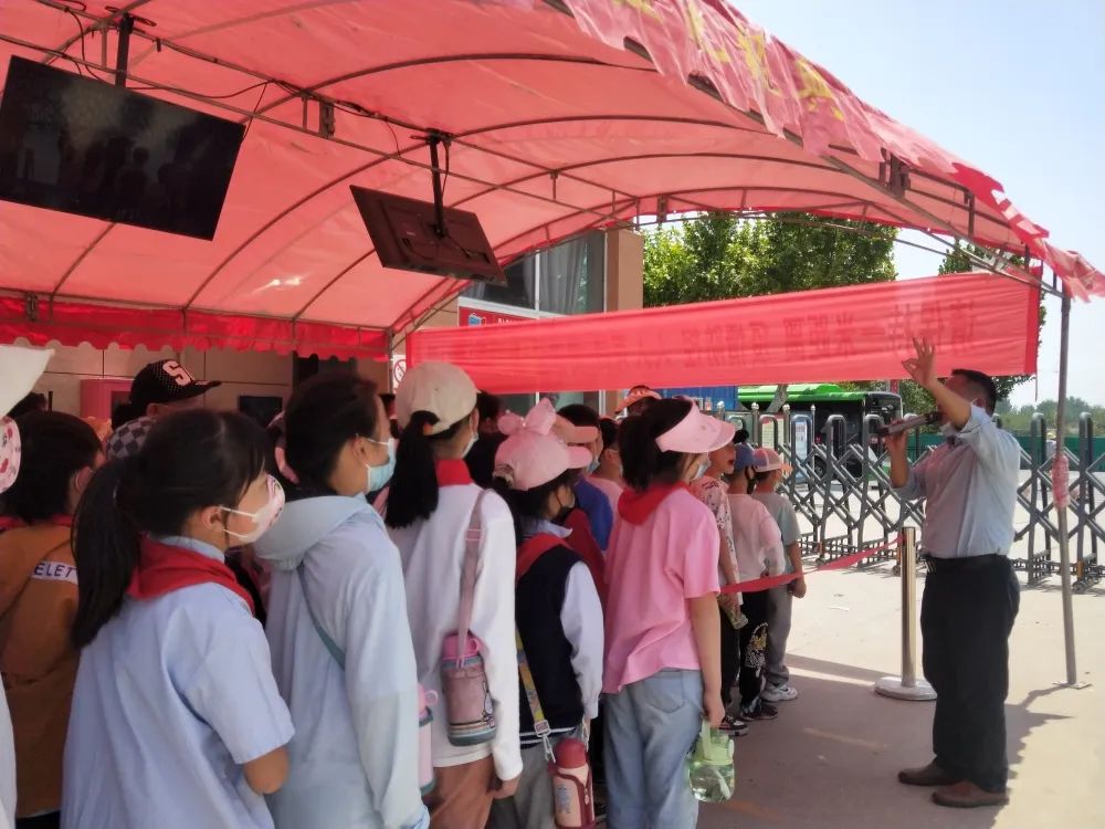 泗陽縣實驗小學:小小農(nóng)夫捉蟲忙(圖3) 泗陽縣實驗小學:小小農(nóng)夫捉蟲忙(圖3)