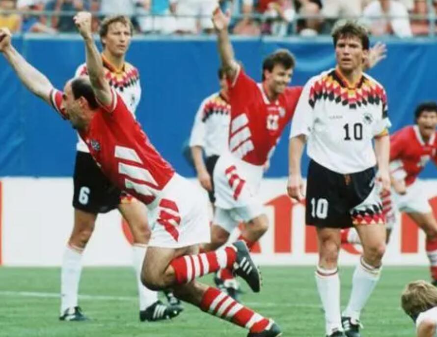 足球上一次参加世界杯的球队（除了八冠和五亚之外，还有哪些球队打进了世界杯的四强？）