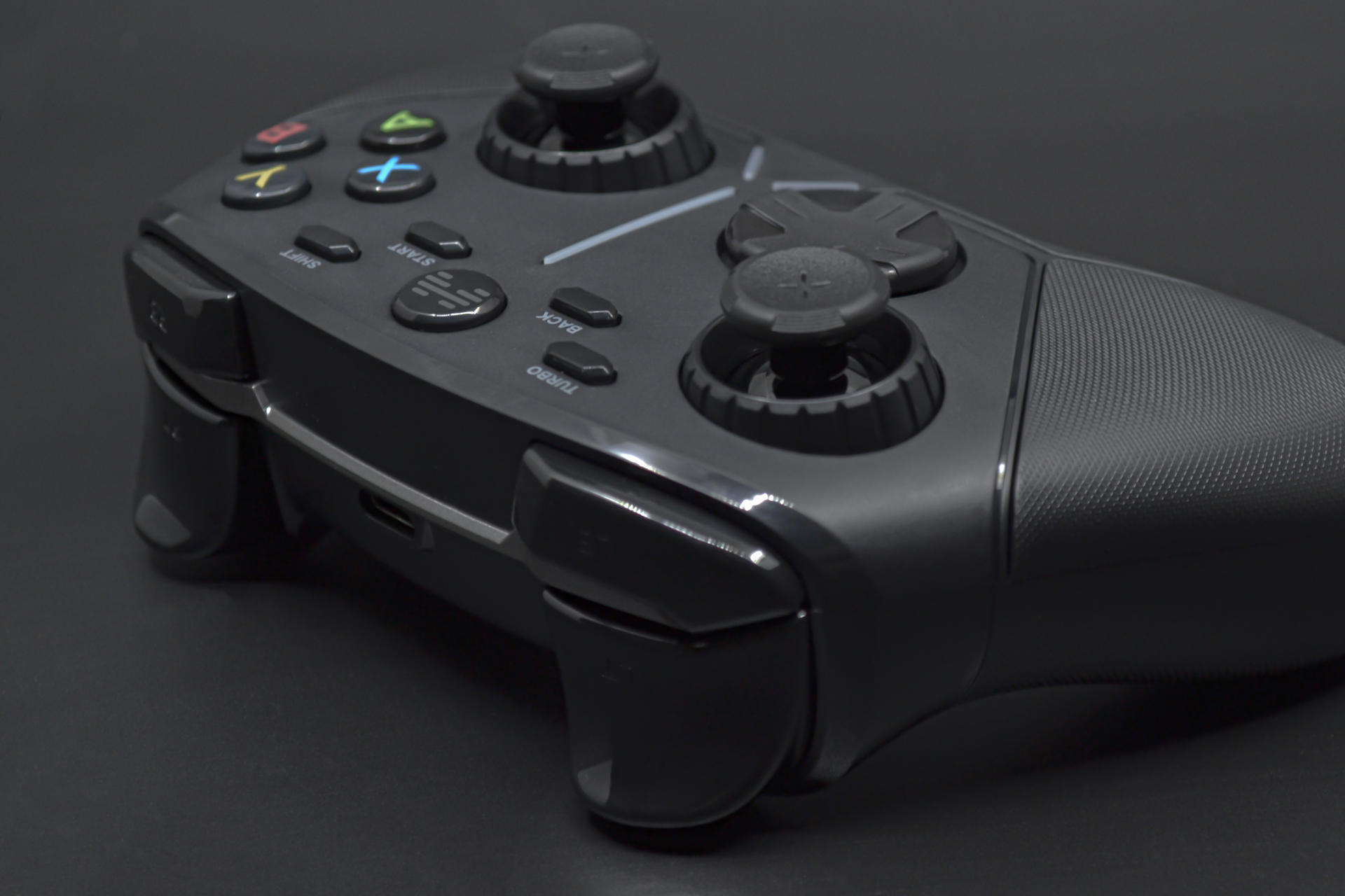 新瓶老酒玩味十足 北通阿修罗3S游戏手柄