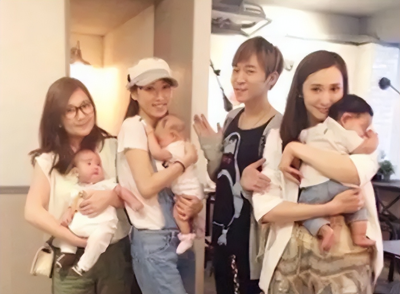 明星们的隐藏身份，萧敬腾的雨神不算什么，吴青峰的才是绝活