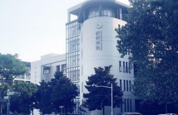 一所改名失败的大学，原名高档又霸气，改后的名字“野鸡味”很浓