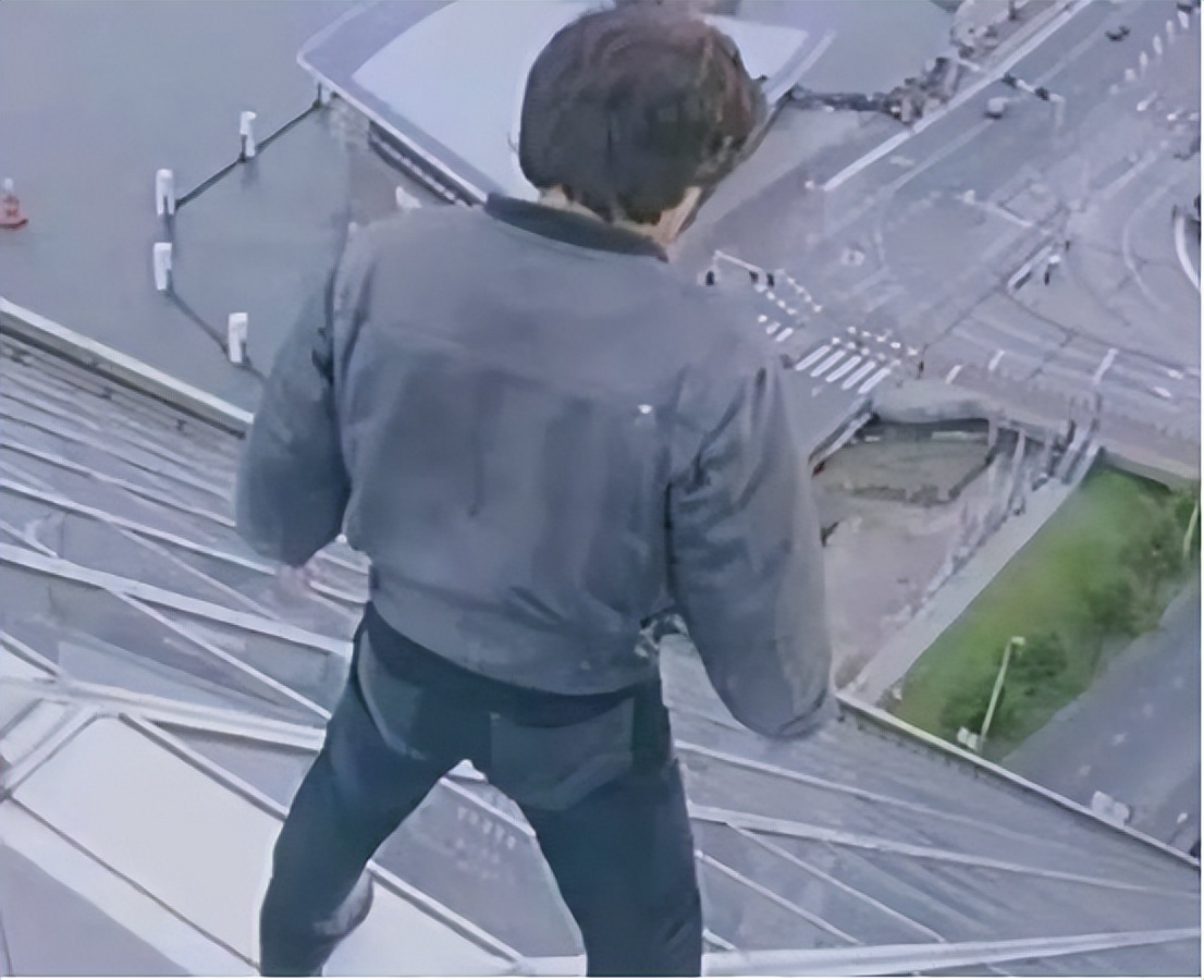 打戏无力、假吃、用十个替身，比起老戏骨，这些流量演员太拉跨了