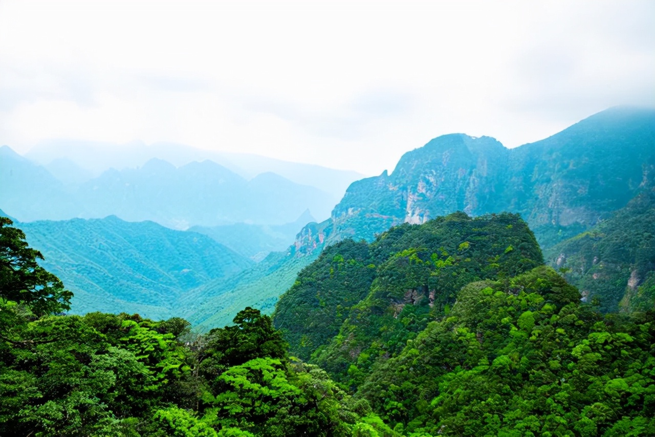 瑶山深处的旖旎风光，在这里看云海翻涌，不容错过的圣堂胜景
