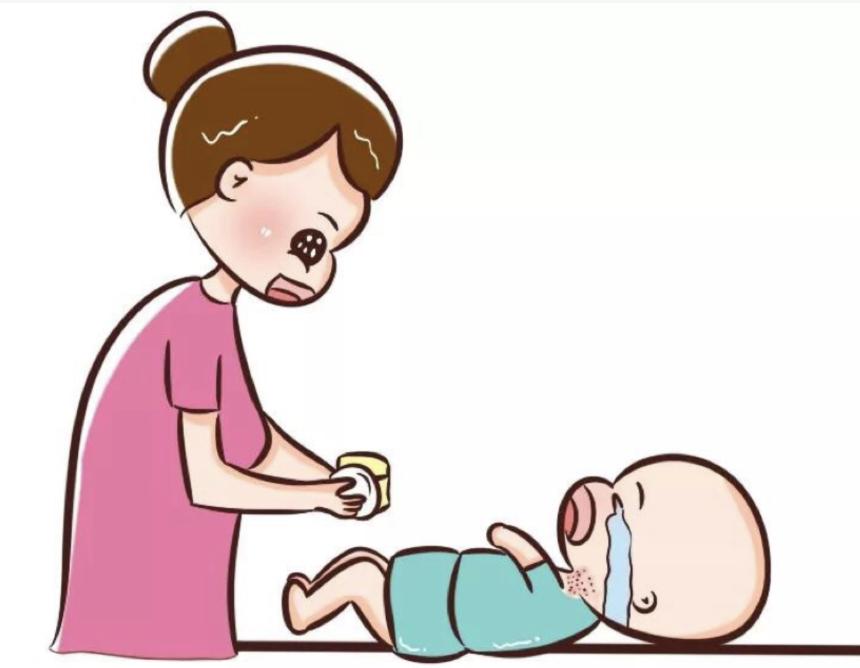 妈妈涂药治疗宝宝的血管瘤,结果宝宝哭的更凶了