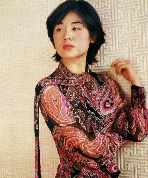 丛珊:刚生完孩子就与丈夫离婚,回国后携子二嫁导演萧峰,如今怎样