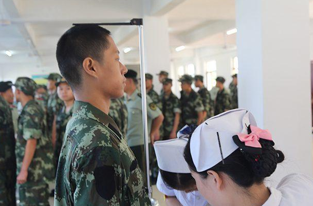 多地春季征兵已进入体检阶段，一大学生应征被刷，理由叫人尴尬