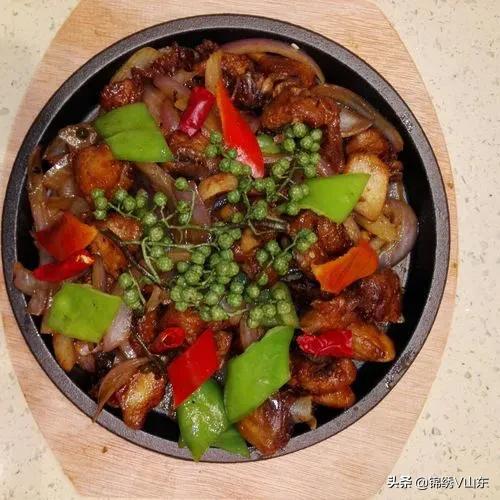 年夜饭12道硬菜，用料制作简单，寓意虎年万事如意，美味又好吃