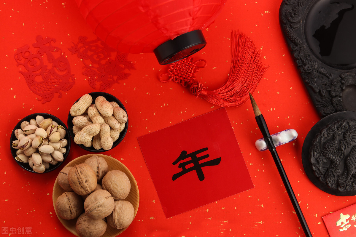 寒冬归途暖意融，家的守候胜千金