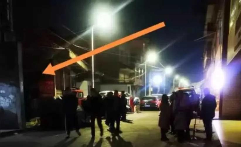 ��������3�˱���������Ŀ���ߣ�СŮ�����ܱߺ�����