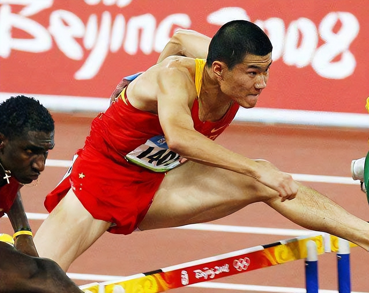 18年后再看史冬鹏追赶刘翔10年成千年老二如今家庭事业双丰收