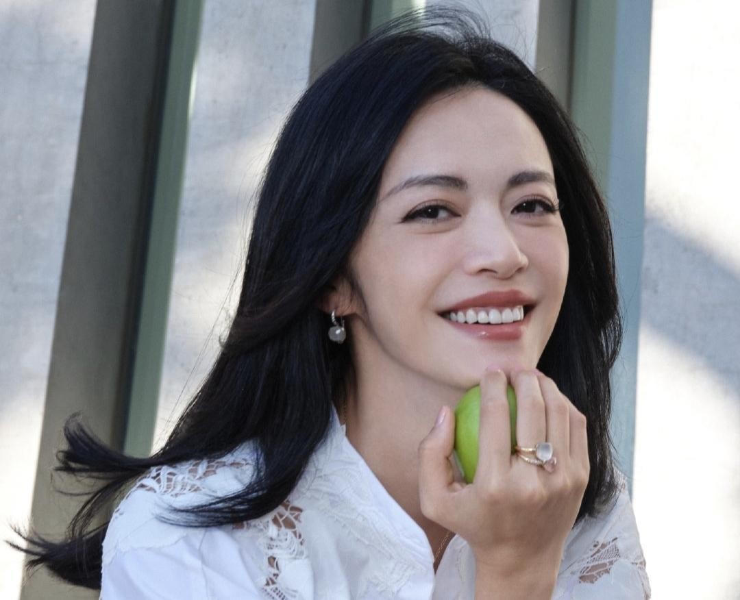 越老越有魅力的女明星，我只服这12位！连鱼尾纹都充满着女人味