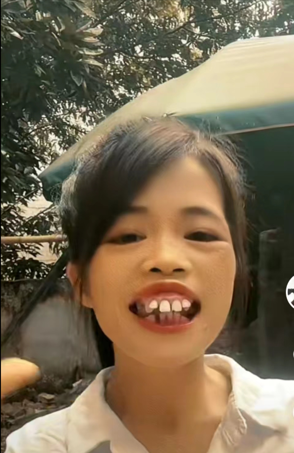 凭借奇葩长相走红网络,他们"一丑成名",但却一个比一个有钱