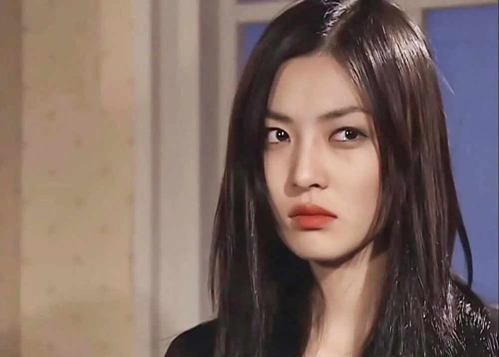 年轻时艳压宋慧乔,中年后靠演"恶女"翻红,金素妍的逆袭人生