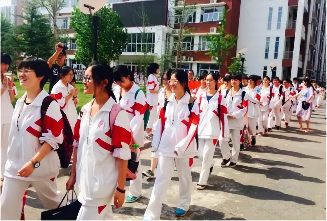 十大本科专业推荐，未来毕业后预期薪资高，2022考生记得提前收藏