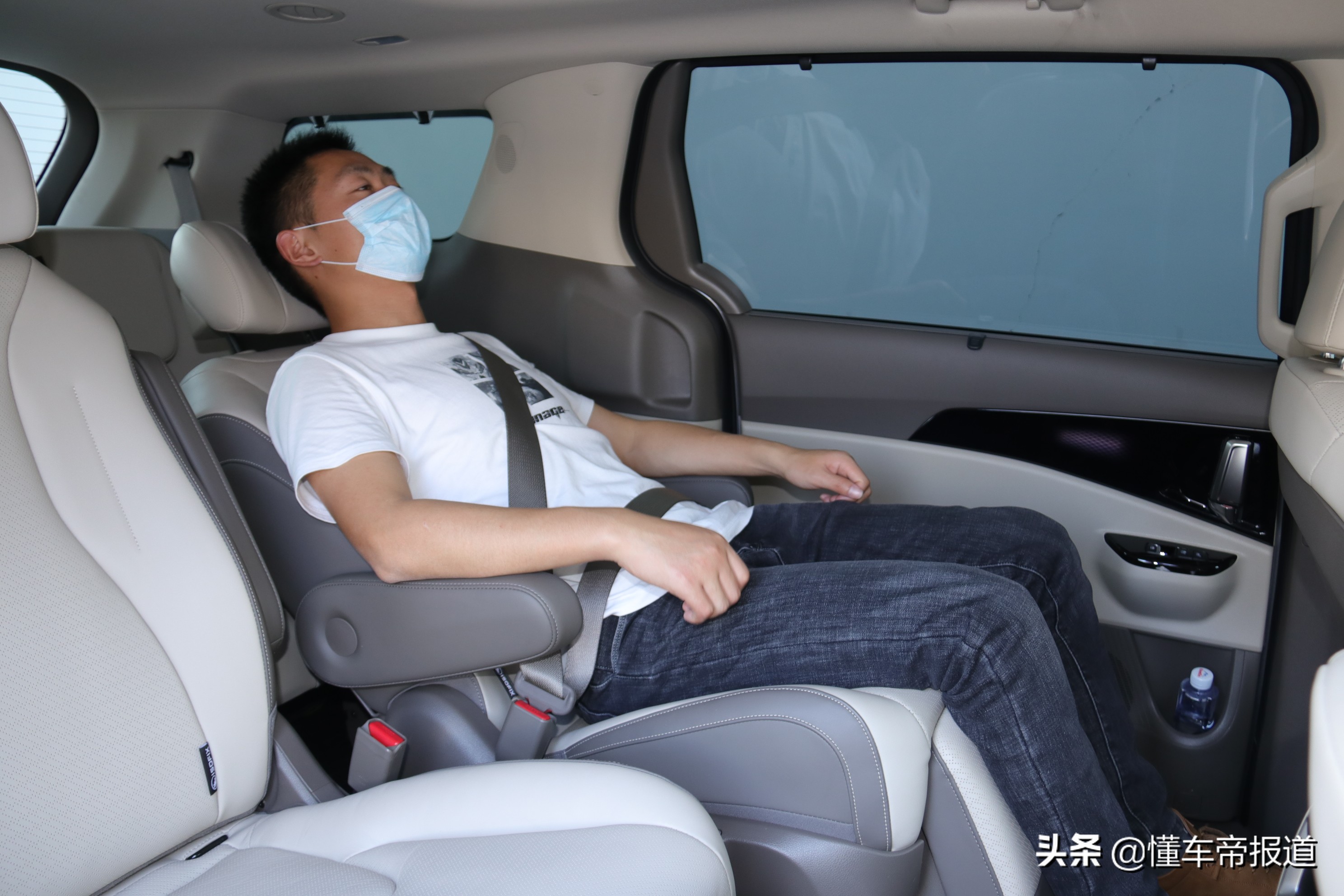 新车｜对后排乘客照顾周到，驾乘感受舒适！试驾第四代起亚嘉华