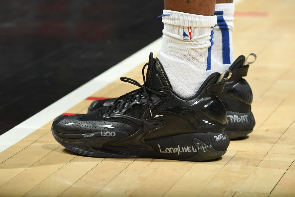 nba球员联名鞋有哪些（NBA球员上脚：哈雷尔和塔克争鞋王，3大国产品牌的球鞋）