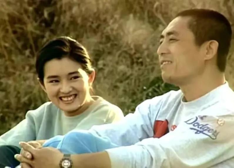 张艺谋长女张末：从巩俐手里抢回父亲，二婚嫁老外，38岁儿女双全