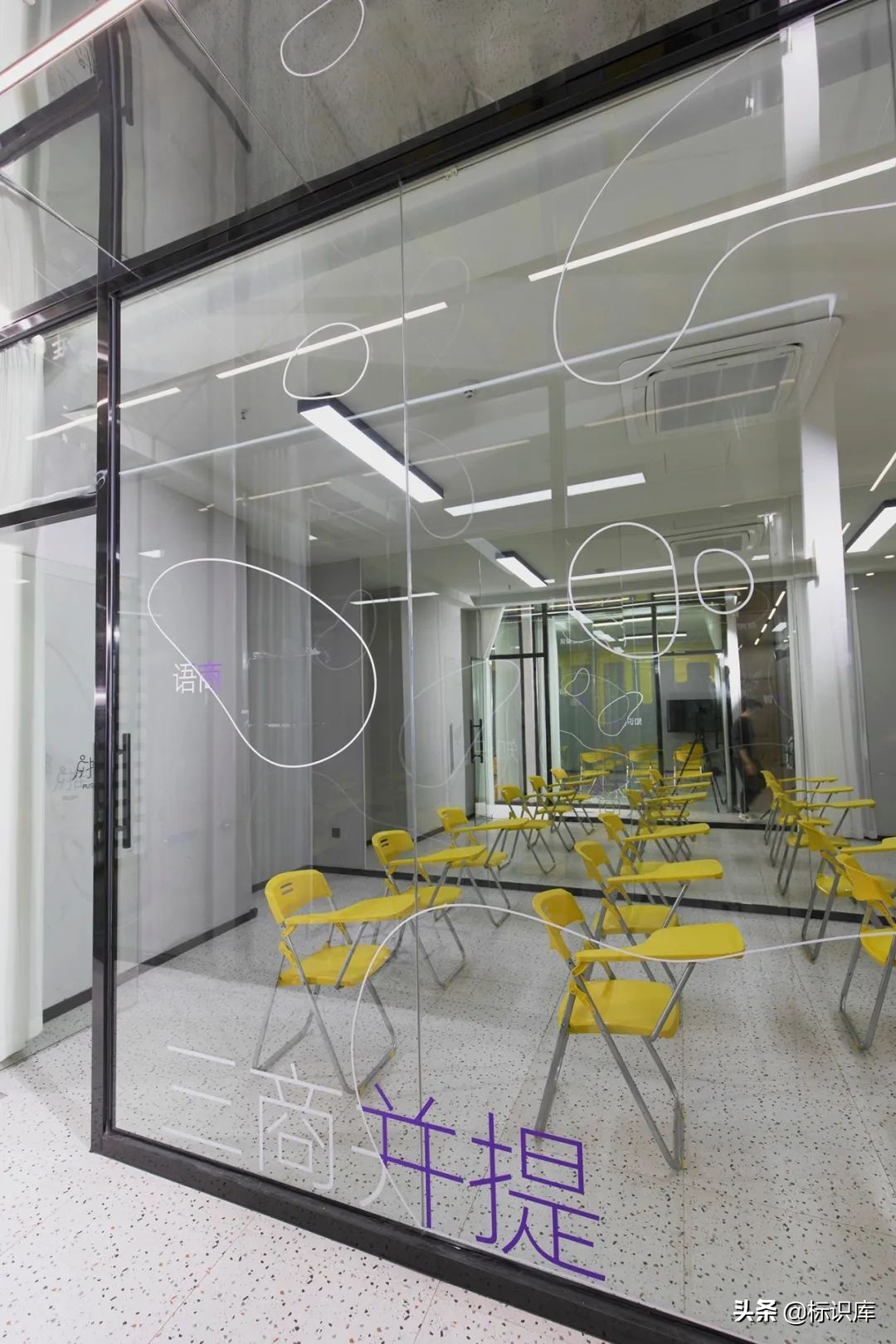 教育导视｜殷丹语言艺术培训学校导视设计