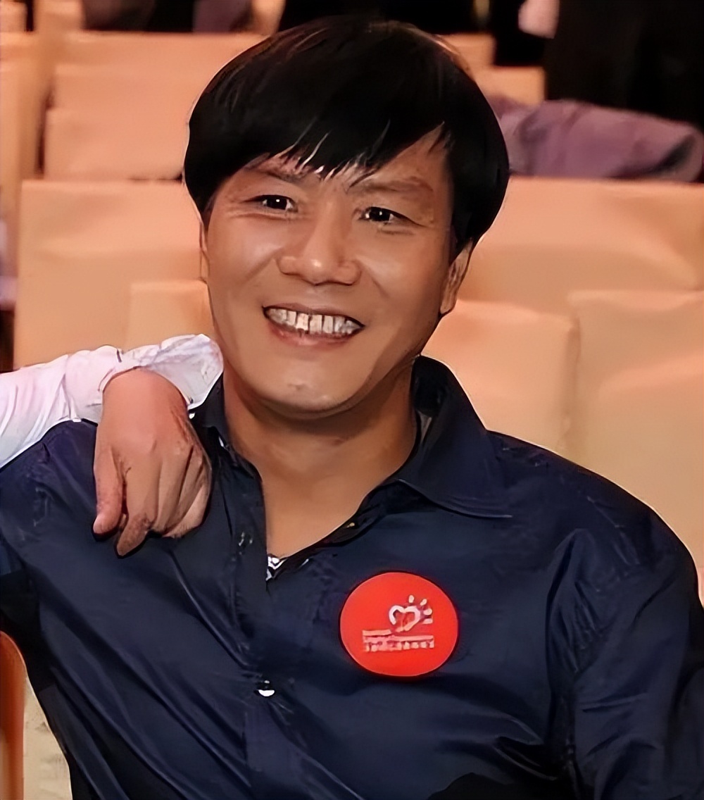 沧桑阿峰：难忘和刘晓庆两年婚姻，余生只想做儿子的好父亲