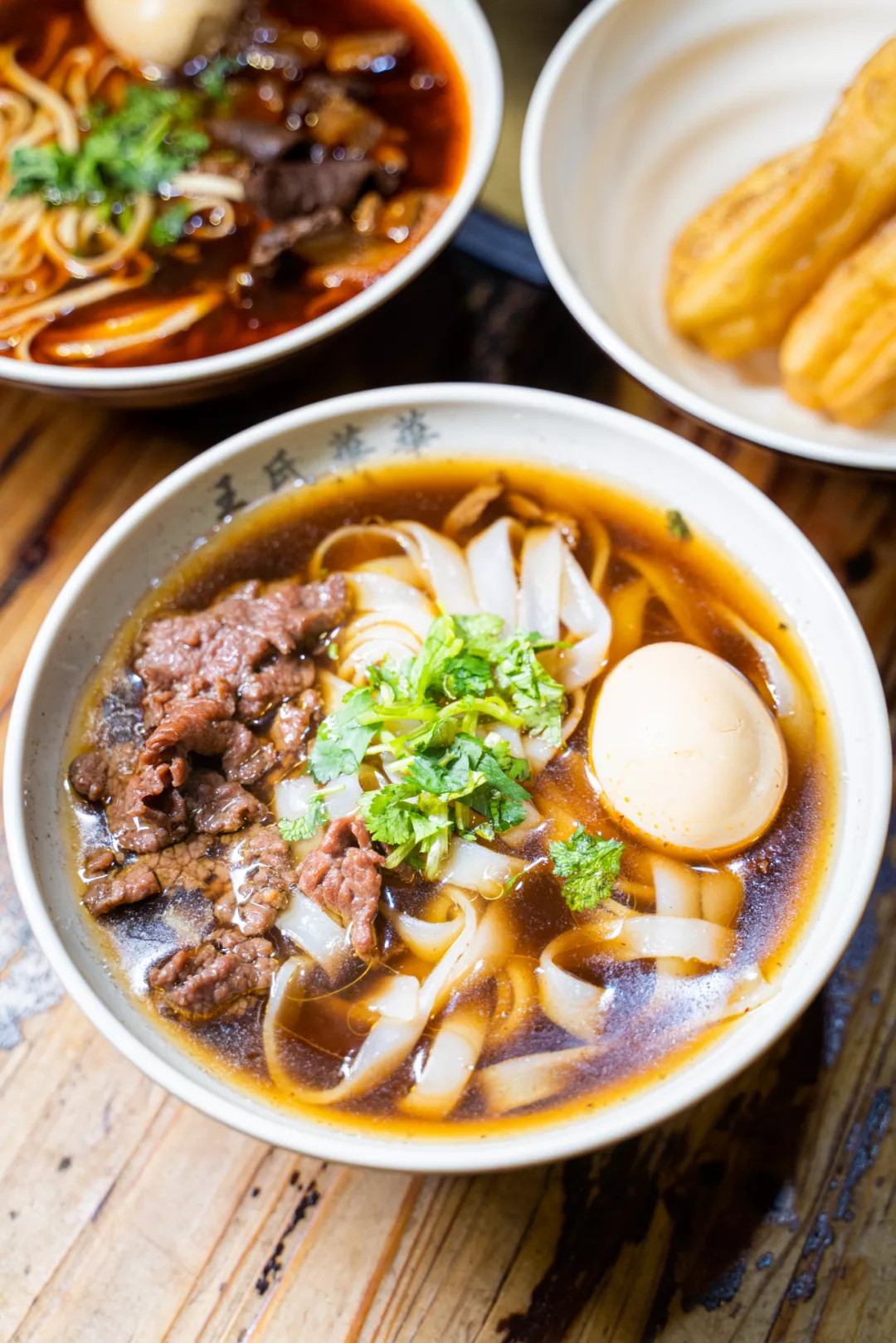 论排队，我只服武汉这几家藏在路边的美食店