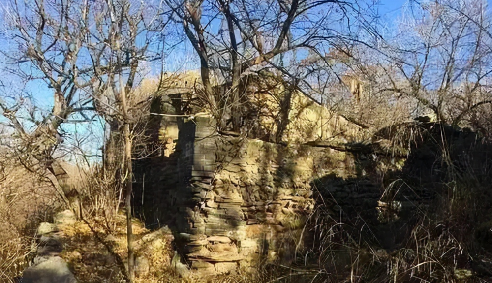 2008年北京教师任铁生爬山失踪，多方搜寻未果，留下纸条疑点重重