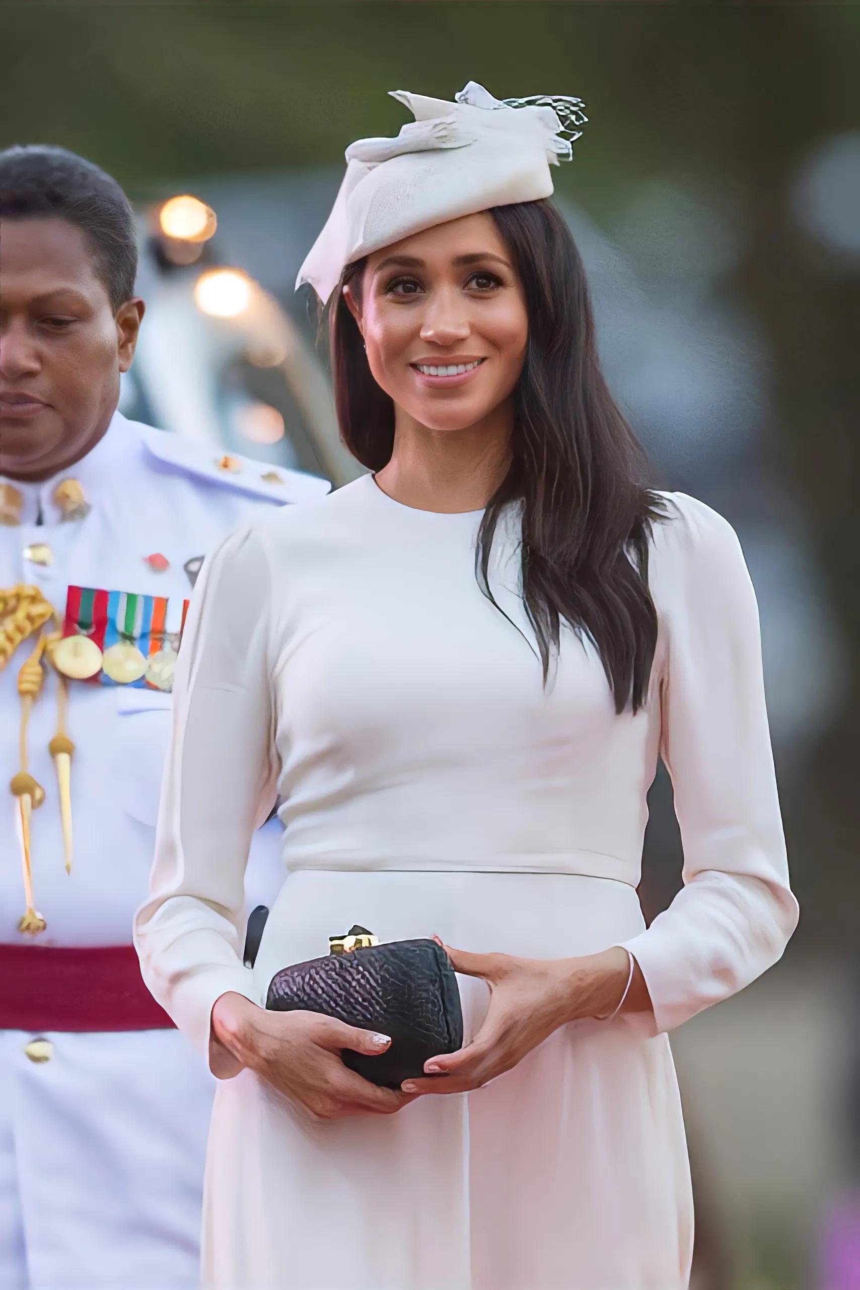 黑人血统、离婚小明星，带娃嫁王室，倾世王妃变形记