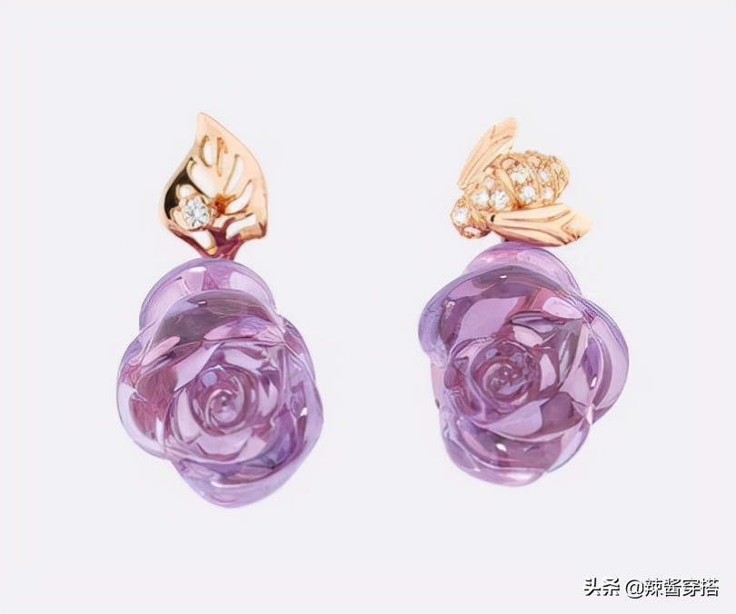 2022年度色“长春花蓝”耳环推荐！Dior、Tiffany、VCA6大品牌