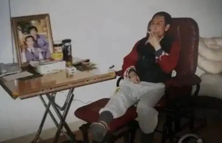 著名演员梁音：丧偶陷入悲痛，77岁时女儿撮合他与影迷再婚