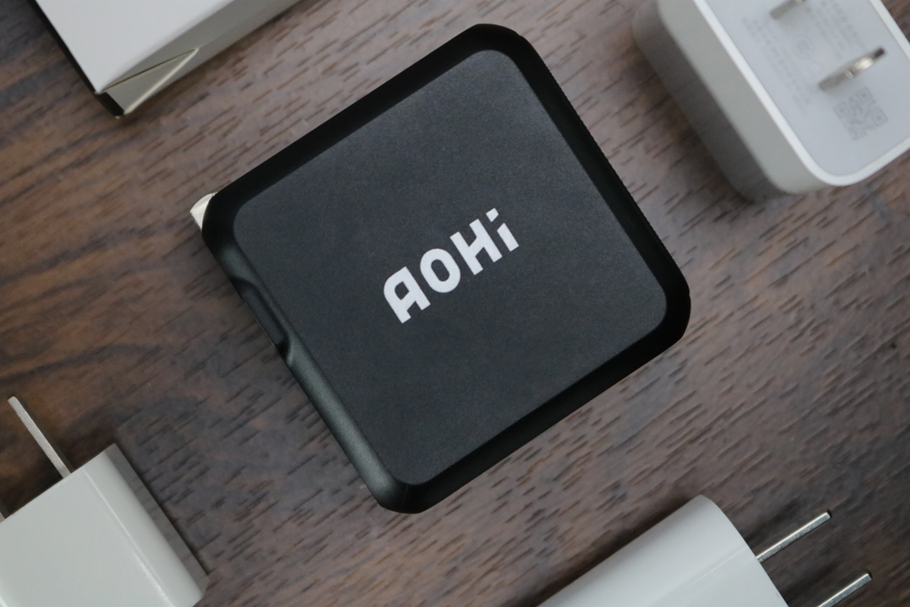 手机、笔记本通用的充电器——Aohi Magcube 100W氮化镓充电器