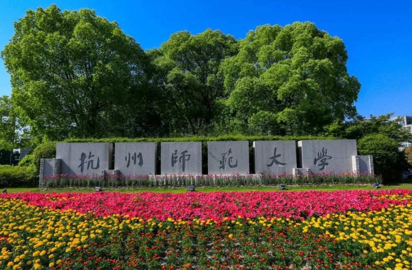 “马云雕像”被母校推倒？校友赶忙出面澄清，这误会闹得有点大