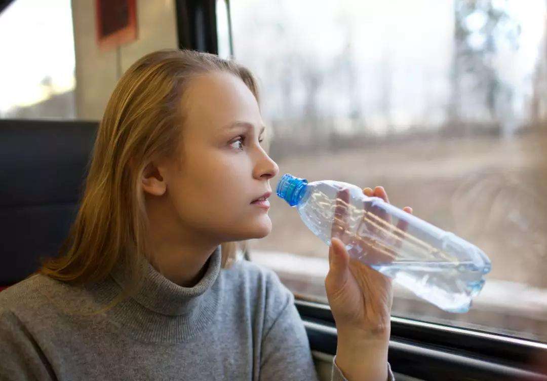 糖尿病人多喝水，能稀释血液粘稠、稳定血糖水平？有一个好消息