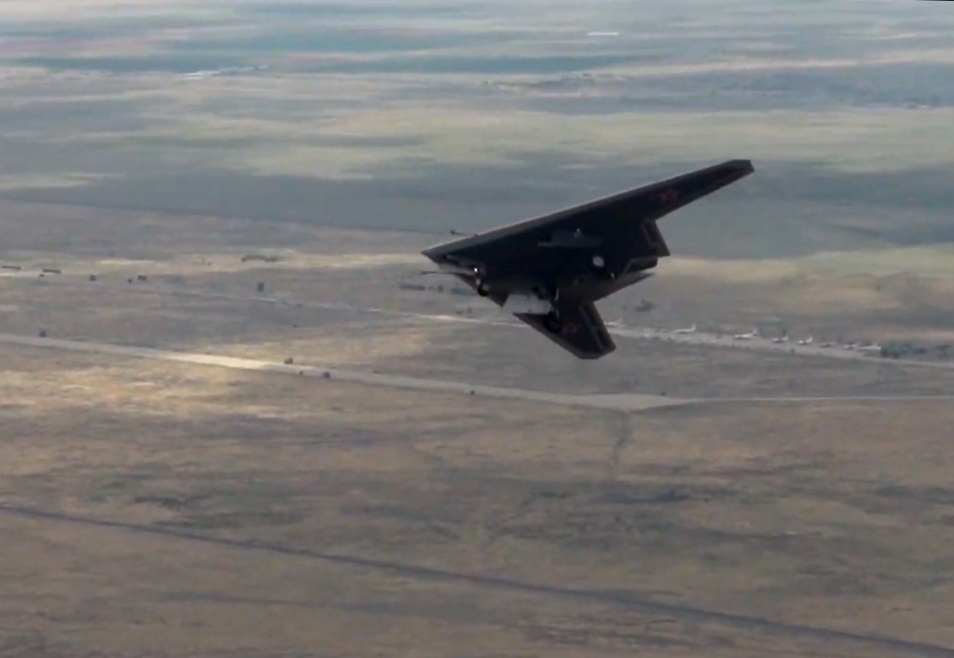 俄军首款重型作战无人机“猎人”