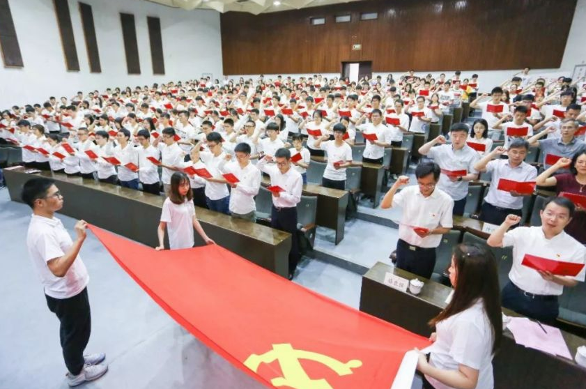 “超过27岁都不录用”，高校年龄要求得太苛刻，其实还有内在含义